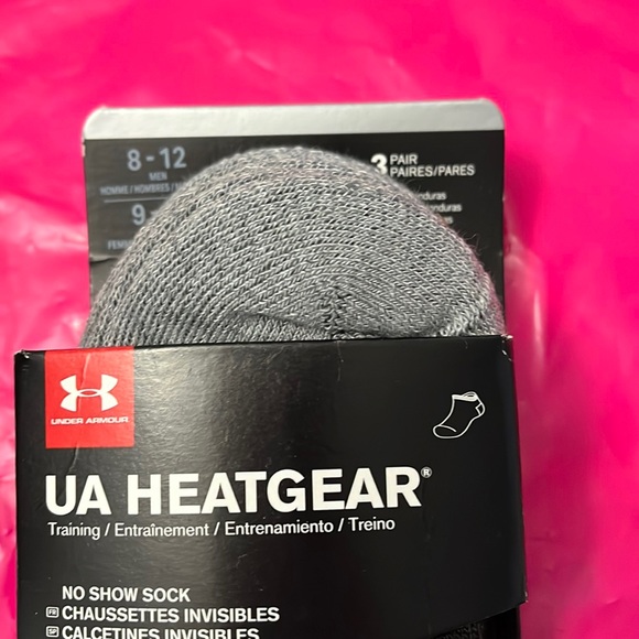 Under Armour Other - NWT Under armour no show socks heatgear 3 pack NEW NWT